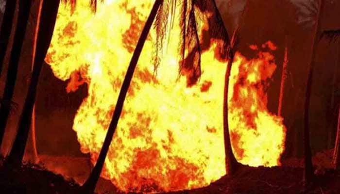 Six persons charred to death in Bihar&#039;s Gopalganj