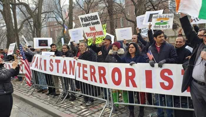 Pulwama attack: Scores of angry Indians protest in New York, raise &#039;Pakistan Murdabad&#039; slogans