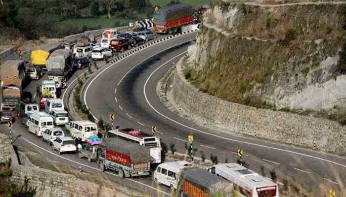 One-way traffic to move on Jammu-Srinagar national highway