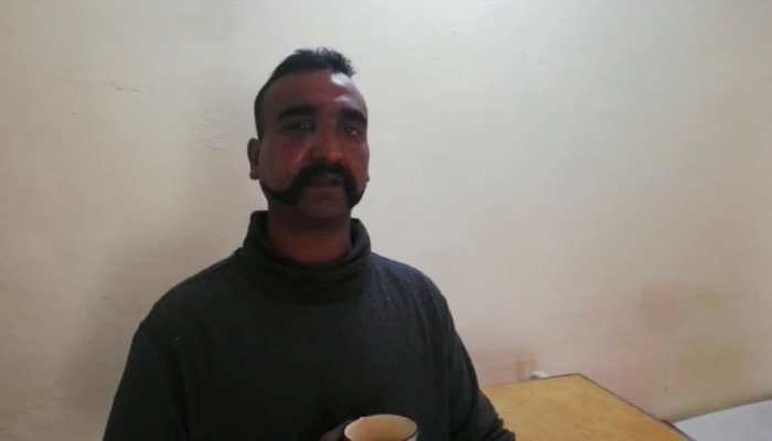 Wing Commander Abhinandan's parents get standing ovation on board flight to Delhi