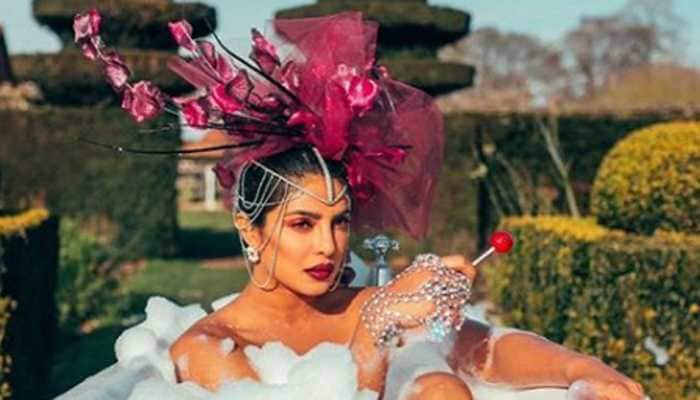 Priyanka Chopra oozes oomph in these pics!