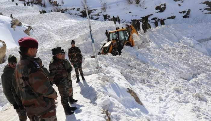 Himachal Pradesh avalanche: Another army jawan&#039;s body recovered, four still missing