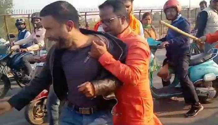 Man seen in viral video thrashing Kashmiri street vendors in Lucknow arrested