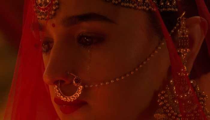 After 'Gully Boy', Alia Bhatt's scene in 'Kalank' teaser becomes the perfect subject for memes—See inside