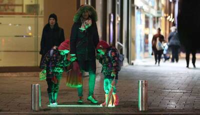 Israel: Tel Aviv tries out new crosswalk lights for cellular addicts
