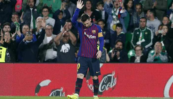 Real Betis fans bow to &#039;extraordinary&#039; Lionel Messi after hat-trick at Barcelona