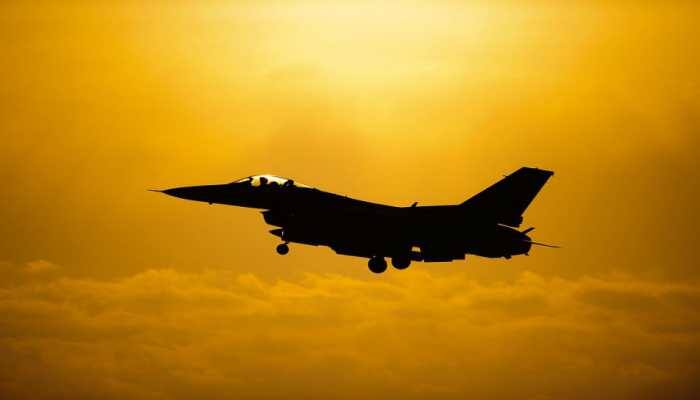 Pakistan Air Force jets carry out off-runway operations on highways