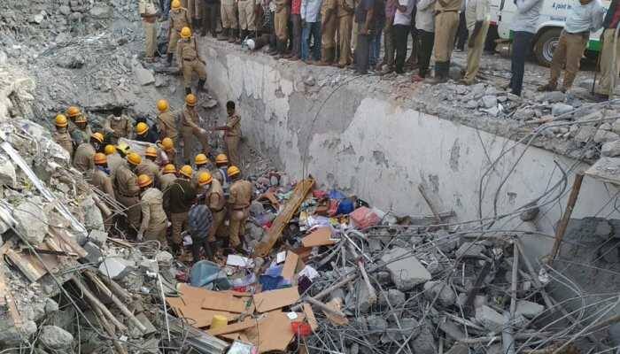 Dharwad building collapse: Death toll rises to 14, Karnataka CM HD Kumaraswamy visits site
