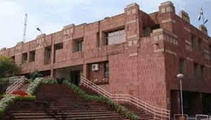 JNU students protest over admission policy, try to forcibly enter Vice Chancellor&#039;s residence