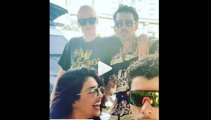 Priyanka Chopra-Nick Jonas groove to Kareena Kapoor&#039;s Tareefan-Watch 