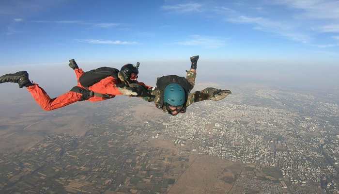 Kargil war veteran completes skydive, shows no leg is no problem for bravehearts