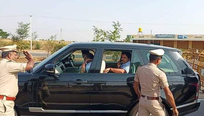 Election Commission stops Karnataka CM Kumaraswamy's SUV for checking