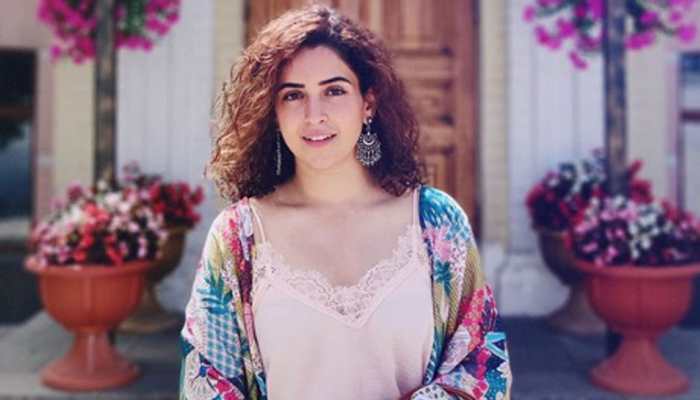 Dangal girl Sanya Malhotra dances with rapper Naezy on &#039;Aafat Waapas&#039;, channels her inner &#039;gully girl&#039;—Watch