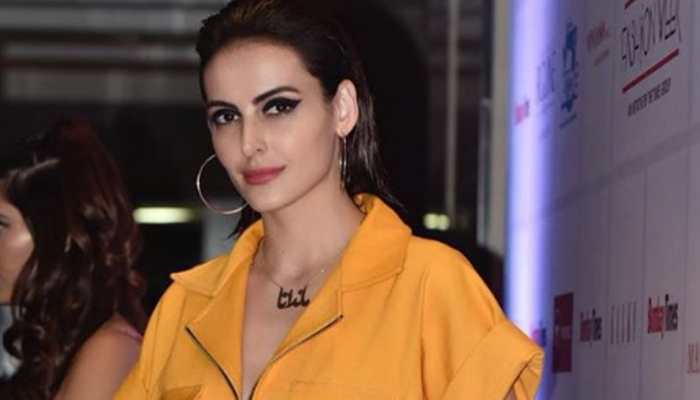 Former Bigg Boss contestant Mandana Karimi flaunts her bikini body in latest pic!