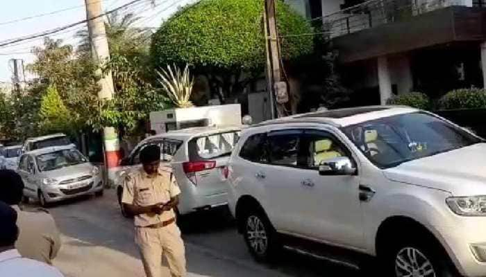 Income Tax raid at MP CM Kamal Nath&#039;s OSD Praveen Kakkar&#039;s home in Indore