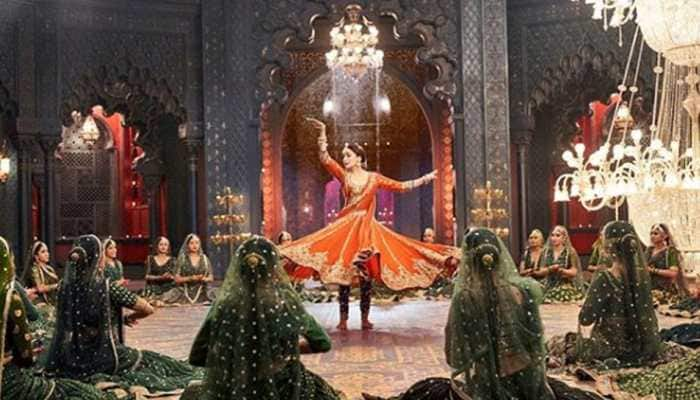 Madhuri Dixit&#039;s &#039;Tabah Ho Gaye&#039; song from &#039;Kalank&#039; gives major &#039;Devdas&#039; feels—See fresh still