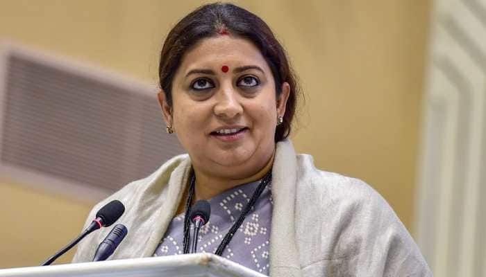 BJP candidate Smriti Irani performs &#039;pooja&#039; ahead of filing nomination from Amethi Lok Sabha seat