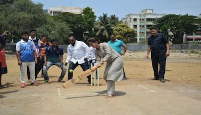 Lok Sabha election 2019: Urmila Matondkar showcases batting skills on campaign trail
