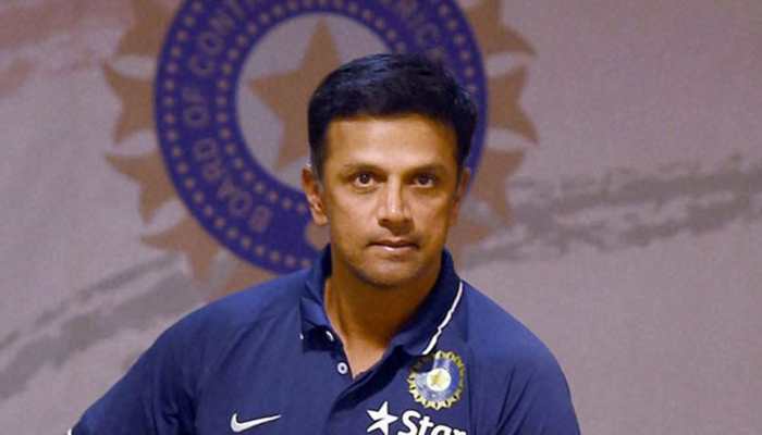 Coach Rahul Dravid needs to have a strong word with team India Zaheer Khan