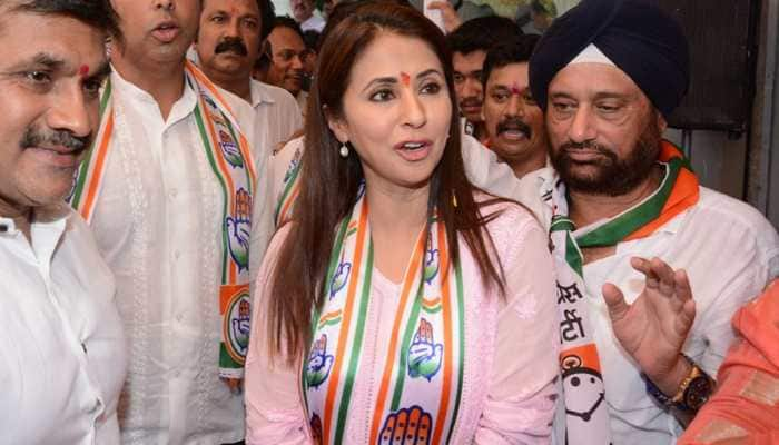 Watch: Scuffle breaks out between Congress, BJP workers at Urmila Matondkar&#039;s election campaign in Mumbai