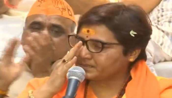 BJP&#039;s Sadhvi Pragya alleges police torture, breaks down during press conference