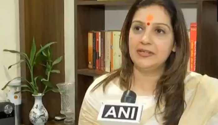 Gaana main gaate rahungi: Priyanka Chaturvedi on her song taunting Smriti Irani over her degree