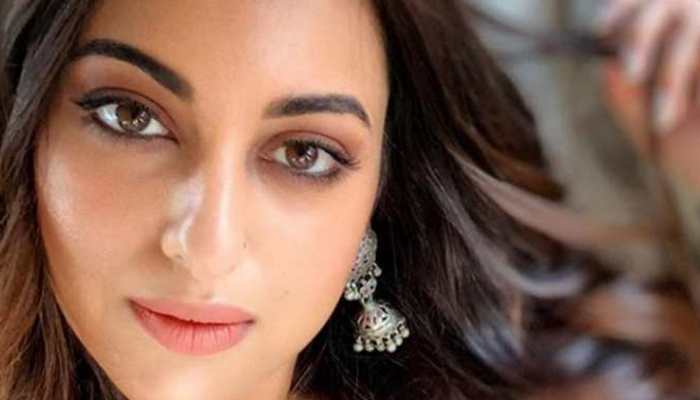 Sonakshi Sinha happy with fantastic response to 'Kalank'