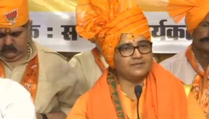EC to issue notice to Pragya Thakur on her remarks against 26/11 hero Hemant Karkare EC to issue notice to Pragya Thakur on her remarks against 26/11 hero Hemant Karkare
