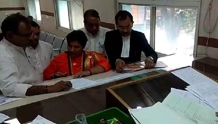 BJP&#039;s Sadhvi Pragya Singh Thakur files nomination from Bhopal