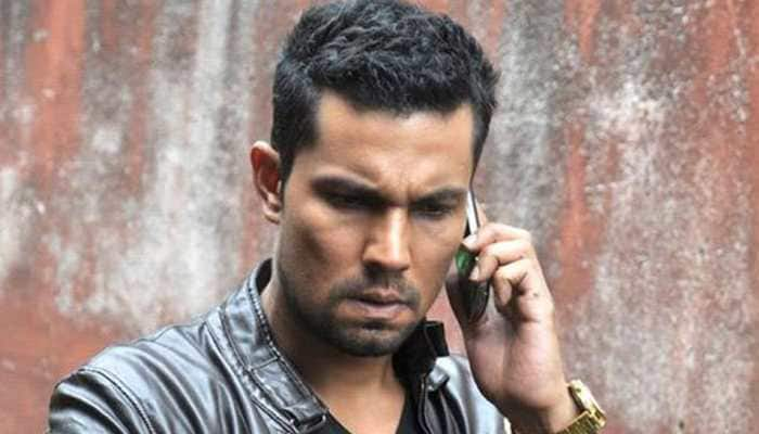 Randeep Hooda to play a cop in Sanjay Leela Bhansali&#039;s comic-thriller