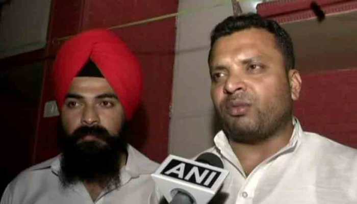 Delhi: Unidentified armed men open fire outside Congress leader Firoz Gazi's residence