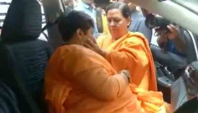 Pragya Singh Thakur breaks down after meeting Uma Bharti in Bhopal — Video