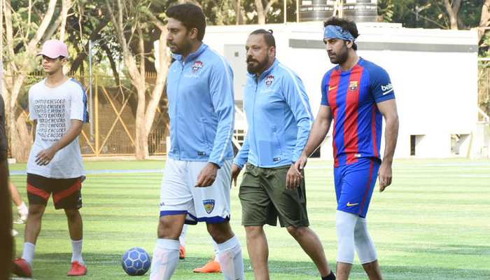 When Abhishek Bachchan gave Ranbir Kapoor a piggyback ride