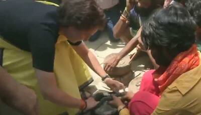 Priyanka Gandhi Vadra plays with snakes during election campaign in Raebareli - Watch