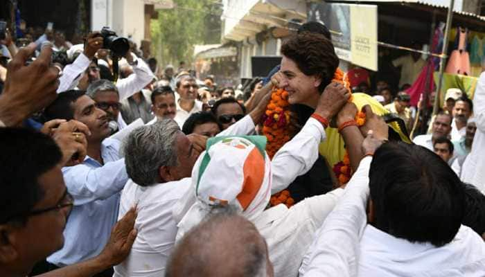 Mayawati, Akhilesh Yadav slam Congress, but Priyanka Gandhi Vadra attends SP&#039;s public meeting in Raebareli