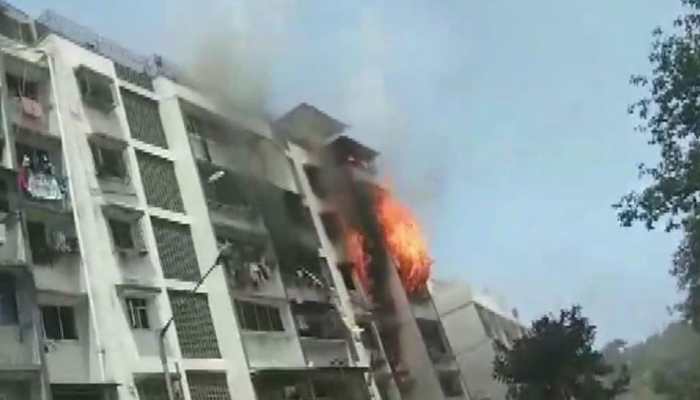 Fire breaks out on fourth floor of building in Mumbai's Andheri, 5 fire tenders rushed