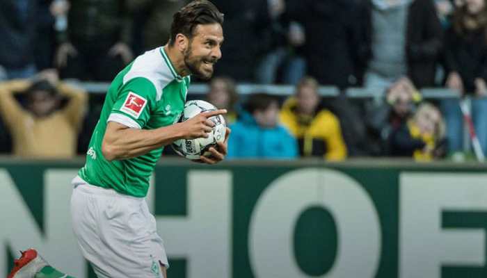Bundesliga: Claudio Pizarro deals Borussia Dortmund's title hopes fatal blow