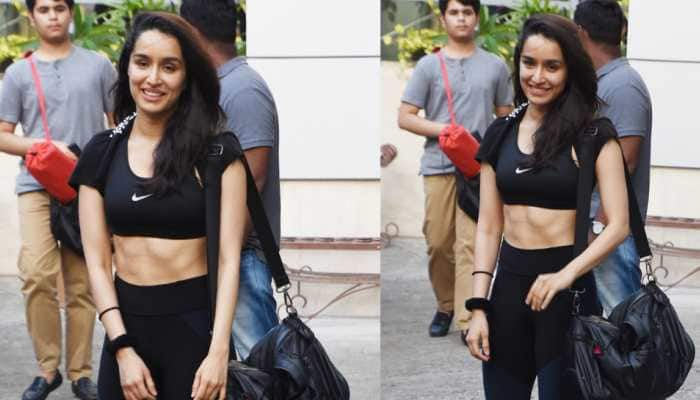 Shraddha Kapoor smiles at paps, flaunts her killer washboard abs—See pics