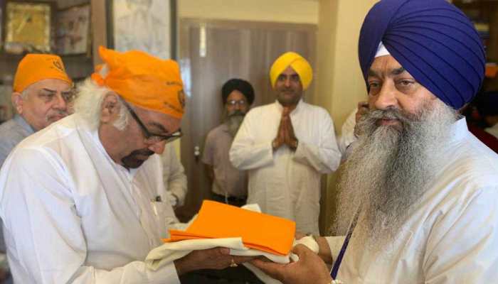 A day before his anti-Sikh riot remark, Congress&#039; Sam Pitroda took &#039;blessings&#039; at Golden Temple