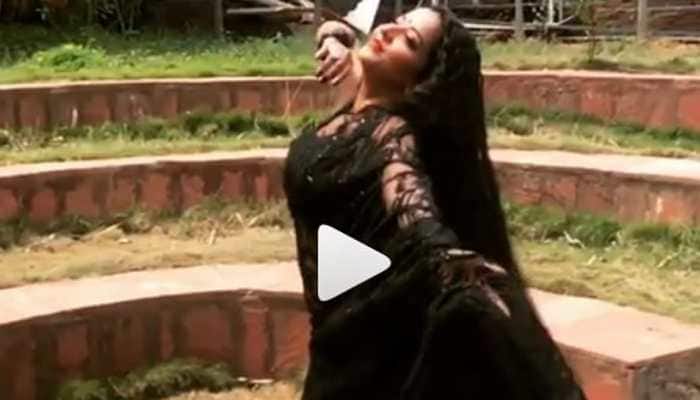 Monalisa performs on Salman Khan-Katrina Kaif&#039;s Chashni from Bharat-Watch