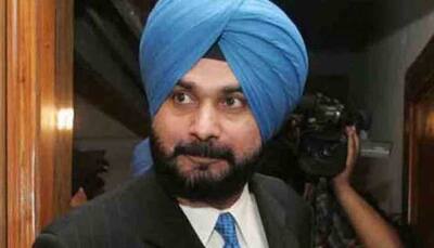 Navjot Singh Sidhu put on steroids due to damaged vocal cords