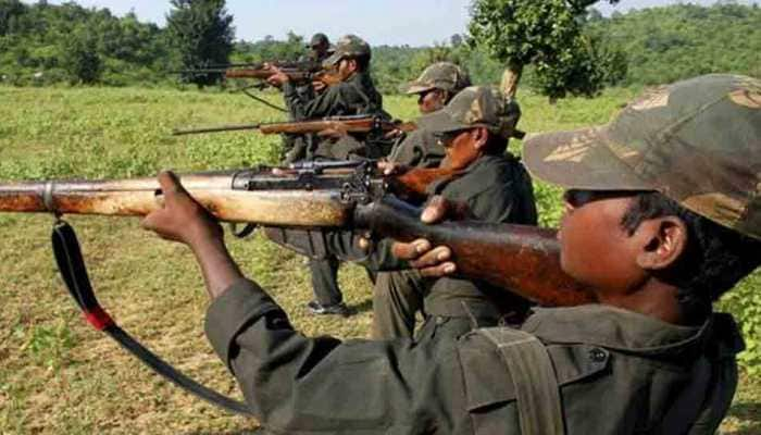 Naxals torch trucks, excavator near Essar&#039;s Dantewada plant