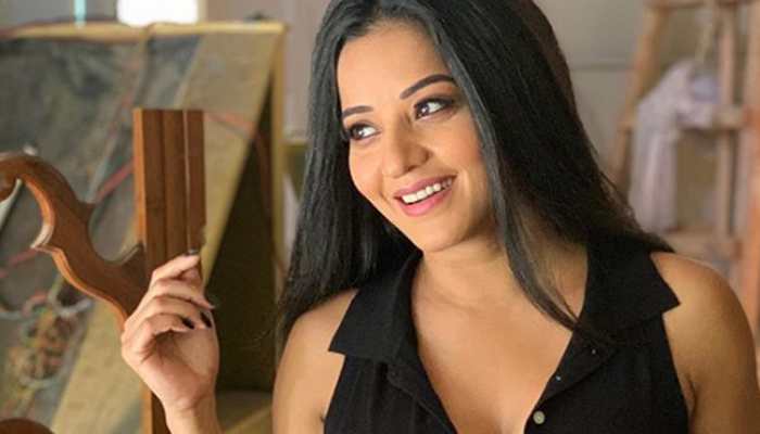 Monalisa looks stunning in black— Check out pics
