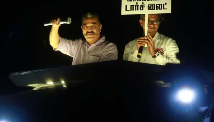 Eggs, stones thrown at meeting addressed by Kamal Haasan in Tamil Nadu's Aravakurichi