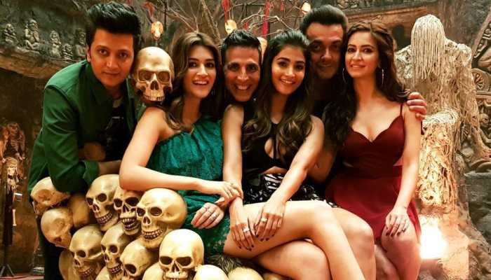 Kriti Sanon, Akshay Kumar starrer &#039;Housefull 4&#039; song shoot begins—See fresh still