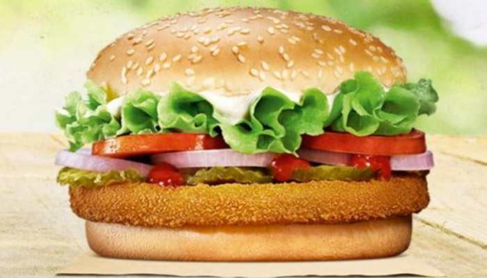 Pune man chokes, spits blood after eating burger with 'glass pieces'