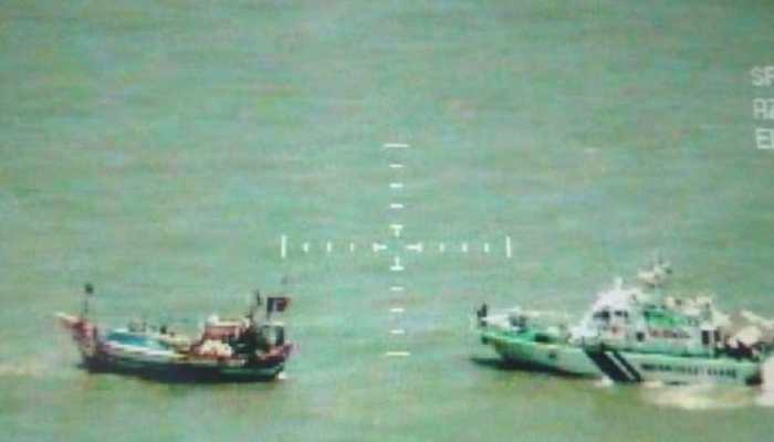 Coast Guard seizes Pakistani boat &#039;Al Madina&#039; with heroin worth Rs 6 billion