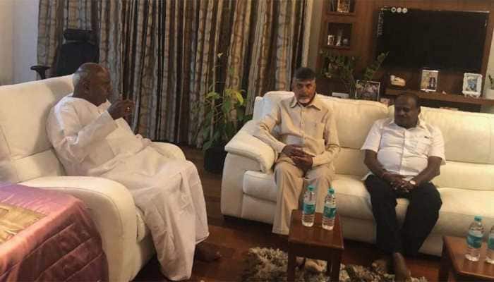 Chandrababu Naidu meets Deve Gowda in Bengaluru, raises EVM issue