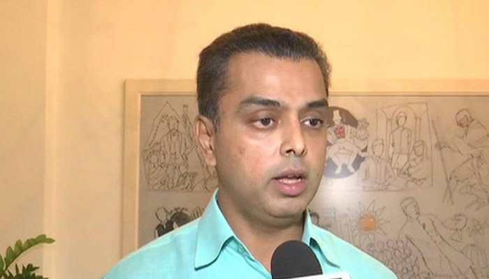 BJP-Shiva Sena gain in Mumbai; Congress's Milind Deora, Urmila Matondkar trail