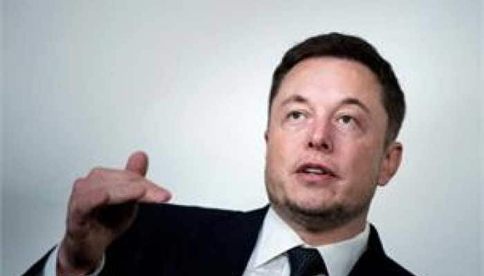 Elon Musk mocks Bezos&#039; moon, space colony plans